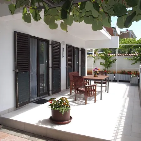 Apartment Materada Donato *